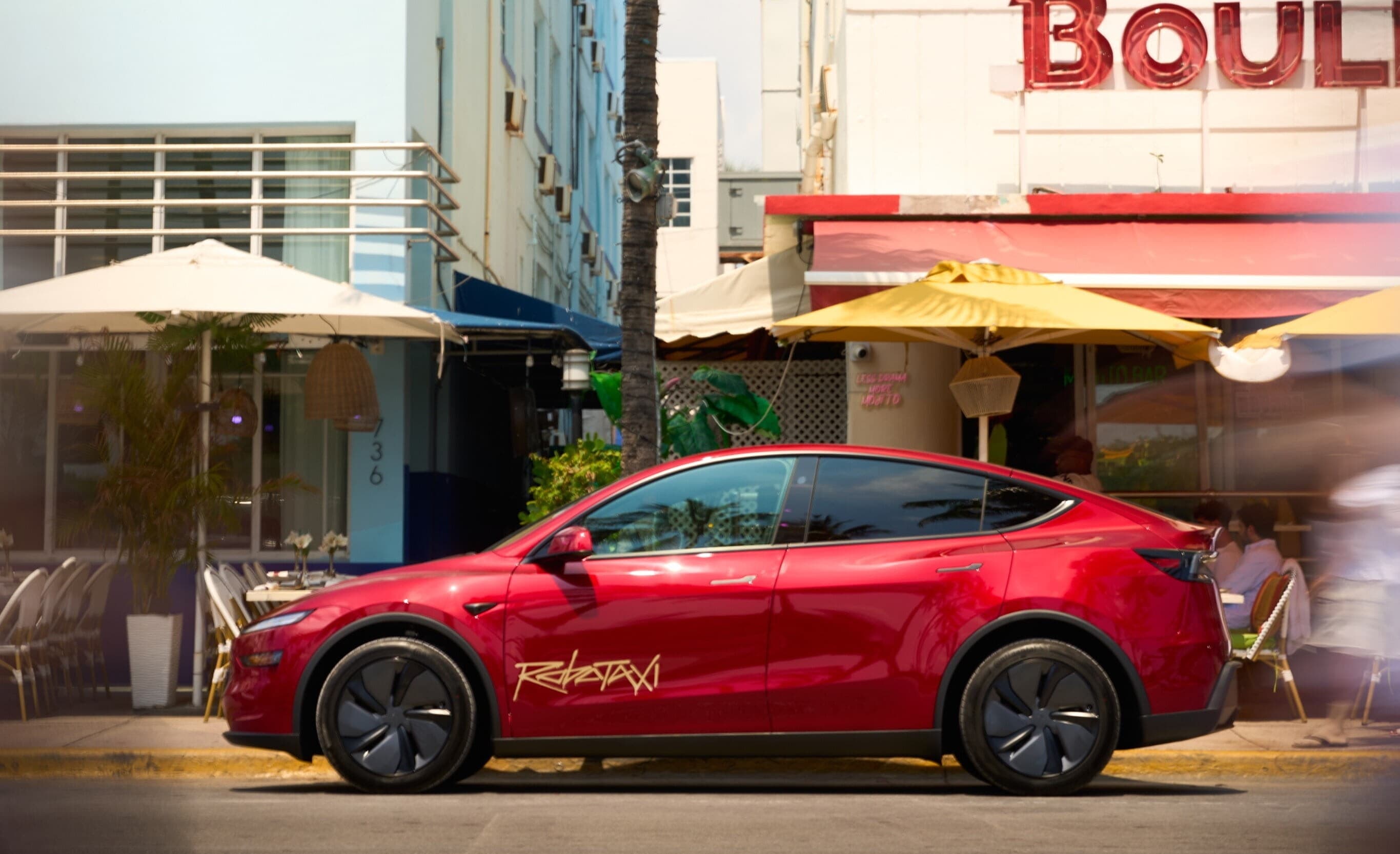 Tesla сообщила о запуске сервиса роботакси в Майами
