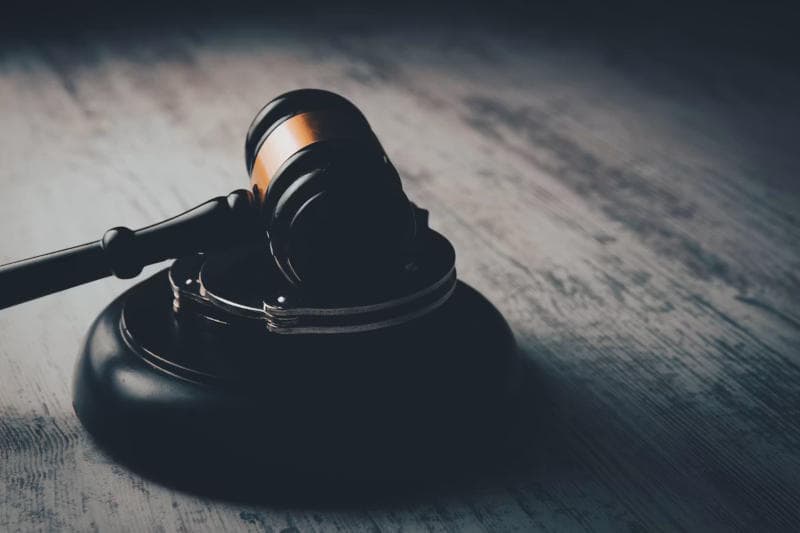 Суд в Миссисипи наказал юристов обеих сторон за ссылки на вымышленные прецеденты, сгенерированные ИИ