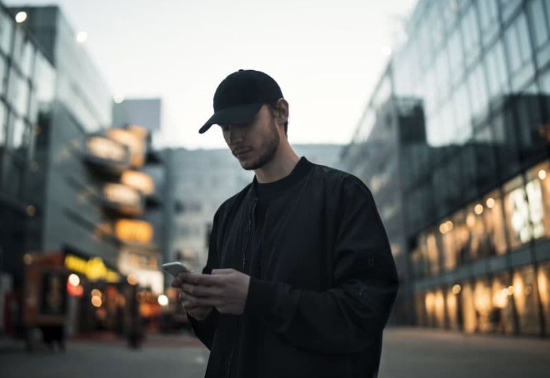 M**a Platforms по‑прежнему почти полностью зависит от рекламной выручки