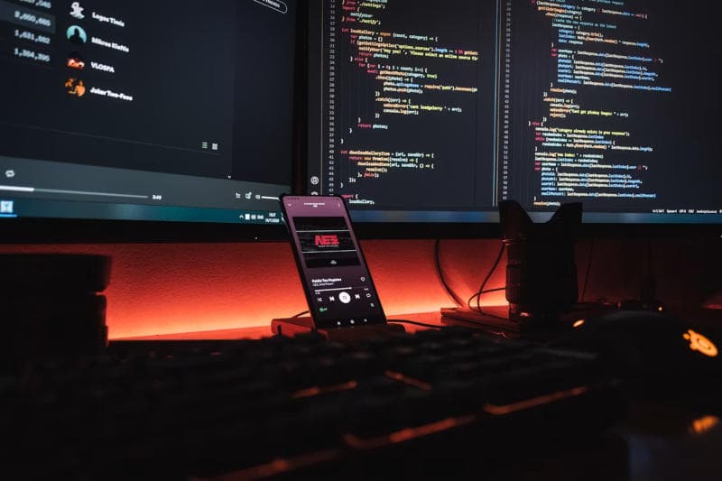 Вредонос Hades использует провокационные запросы, чтобы обходить ИИ‑сканеры