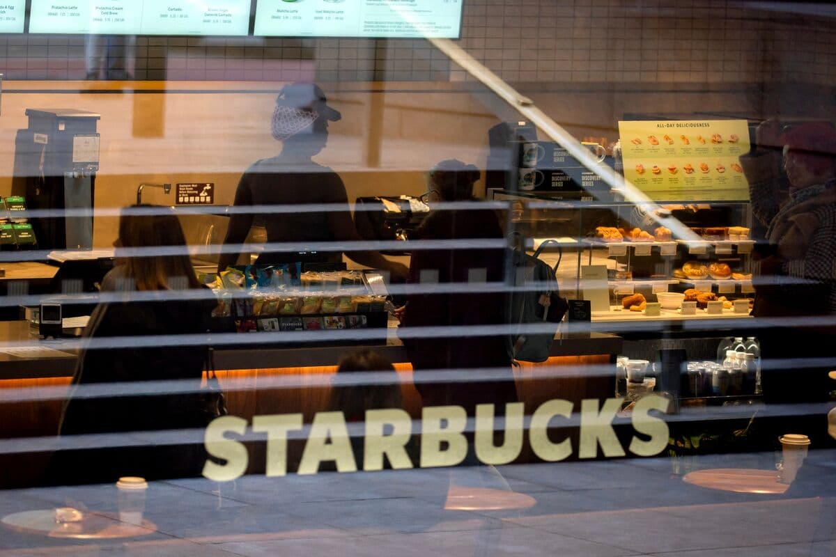 Starbucks разрабатывает ИИ-инструменты вместо части ПО Microsoft и IBM