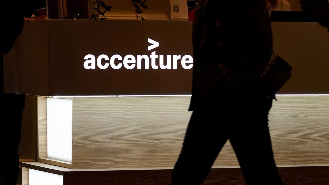 Accenture просит сотрудников сократить использование AI для простых задач из‑за роста расходов на токены