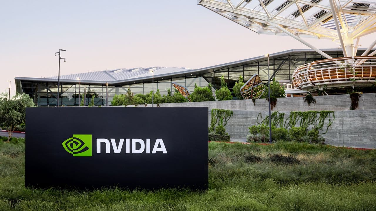 SemiAnalysis: Nvidia может отказаться от четырехчиплетного Rubin Ultra в пользу двухчиплетной версии