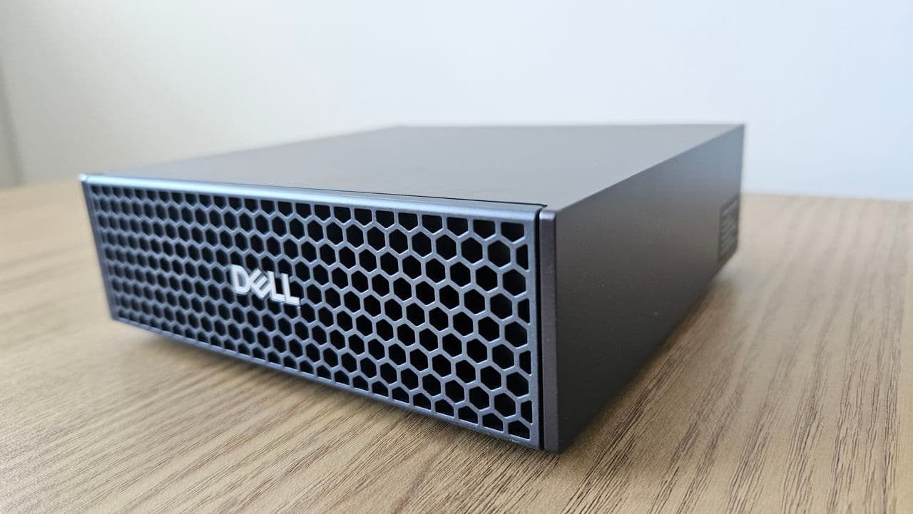 Dell Pro Max with GB10 позиционируется как наиболее продвинутая мини‑рабочая станция для ИИ, но и одна из самых дорогих