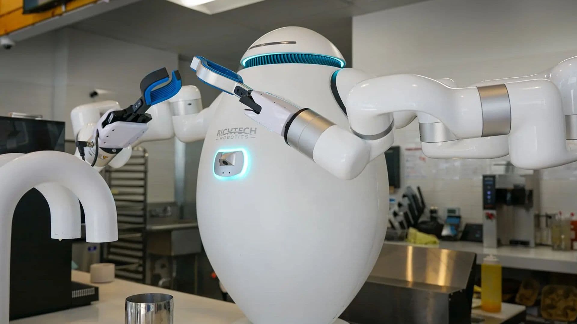 Richtech Robotics запустила круглосуточный стрим с гуманоидным роботом ADAM