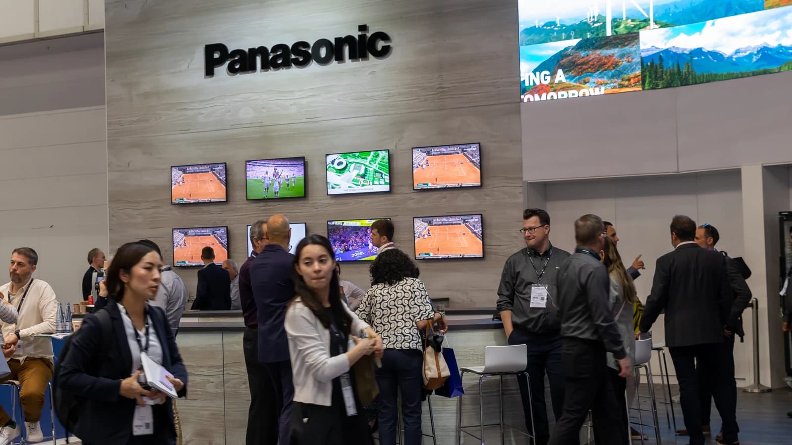 Стенд Panasonic Avionics с бортовыми системами развлечений и связи