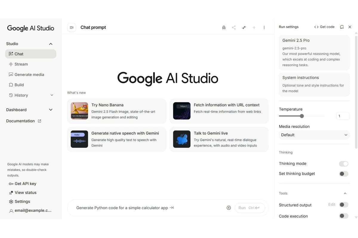 Скриншот интерфейса Google AI Studio с окном чата и панелью настроек модели