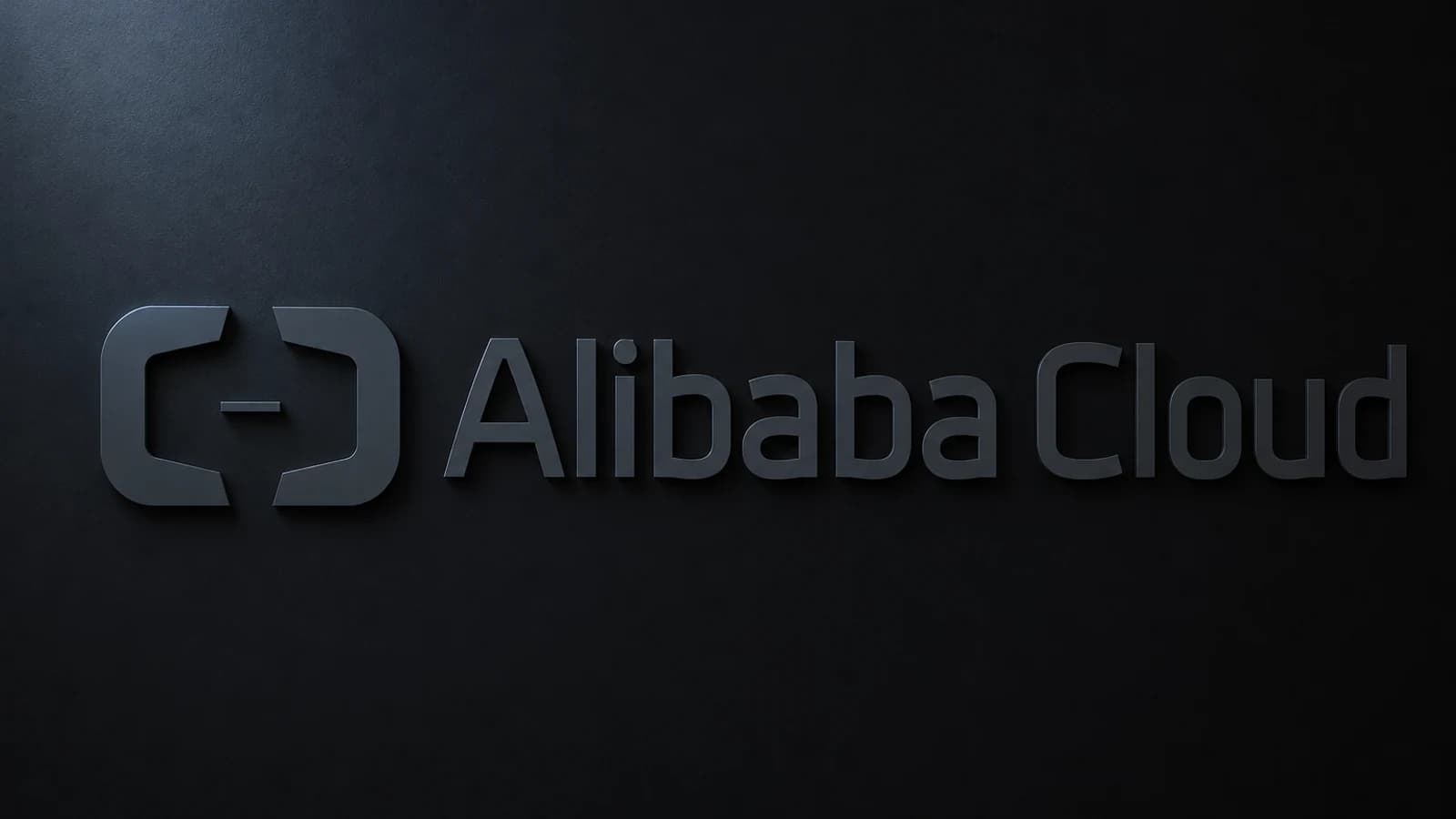 Вывеска Alibaba Cloud на офисе или выставочном стенде компании