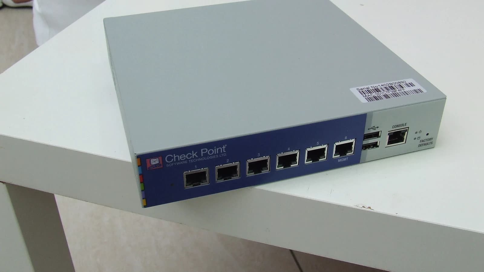Сетевое устройство Check Point с Ethernet-портами
