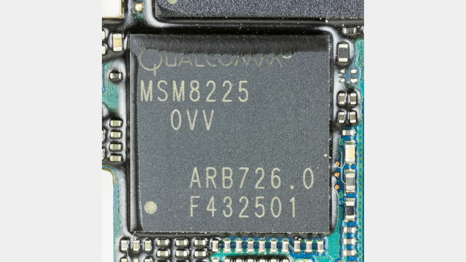 Архивное фото чипа Qualcomm MSM8225 на плате LG P710