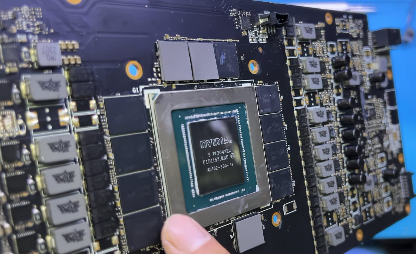На онлайн‑площадках обнаружили аппаратные подделки GeForce RTX 4090 с пластиковым «GPU»