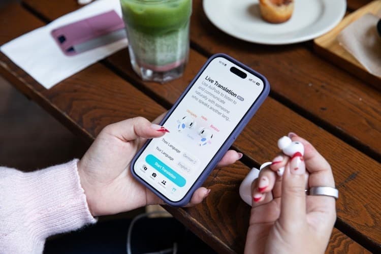 Bloomberg: Apple разрабатывает AirPods с камерами для передачи Siri визуального контекста