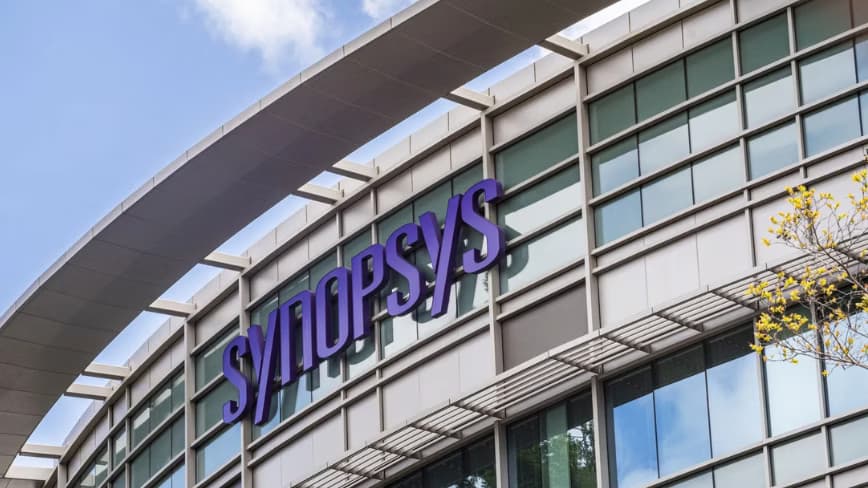 Synopsys сворачивает часть ПО для фабрик чипов и перераспределяет инженеров в AI-дизайн