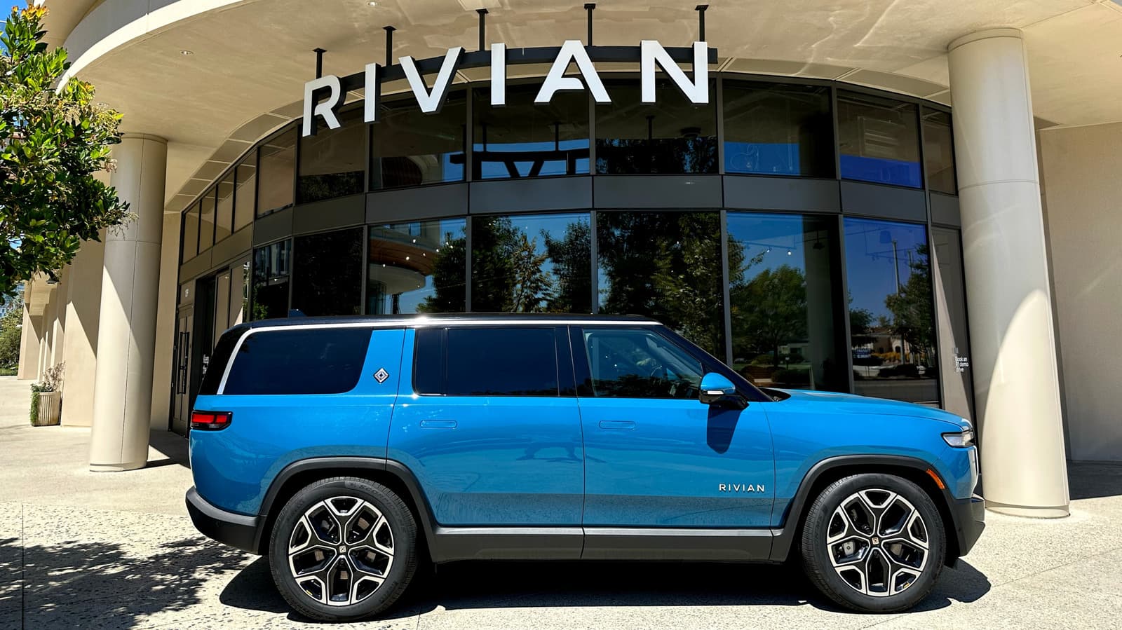 Против Rivian подан коллективный иск из-за возможностей автопилота в ранних автомобилях